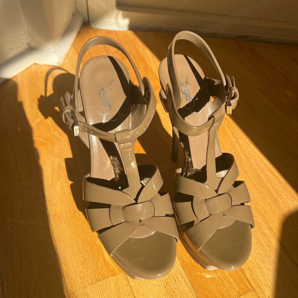 YSL tributes size 37.5. Rich cream color!